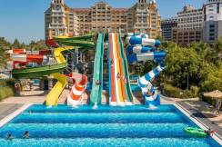 ROYAL HOLIDAY PALACE Pools & Beach